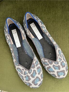 Rothys The Flat Grey Spotted Womens 7.5 Ballet Flat Shoes Leopard Rothy's